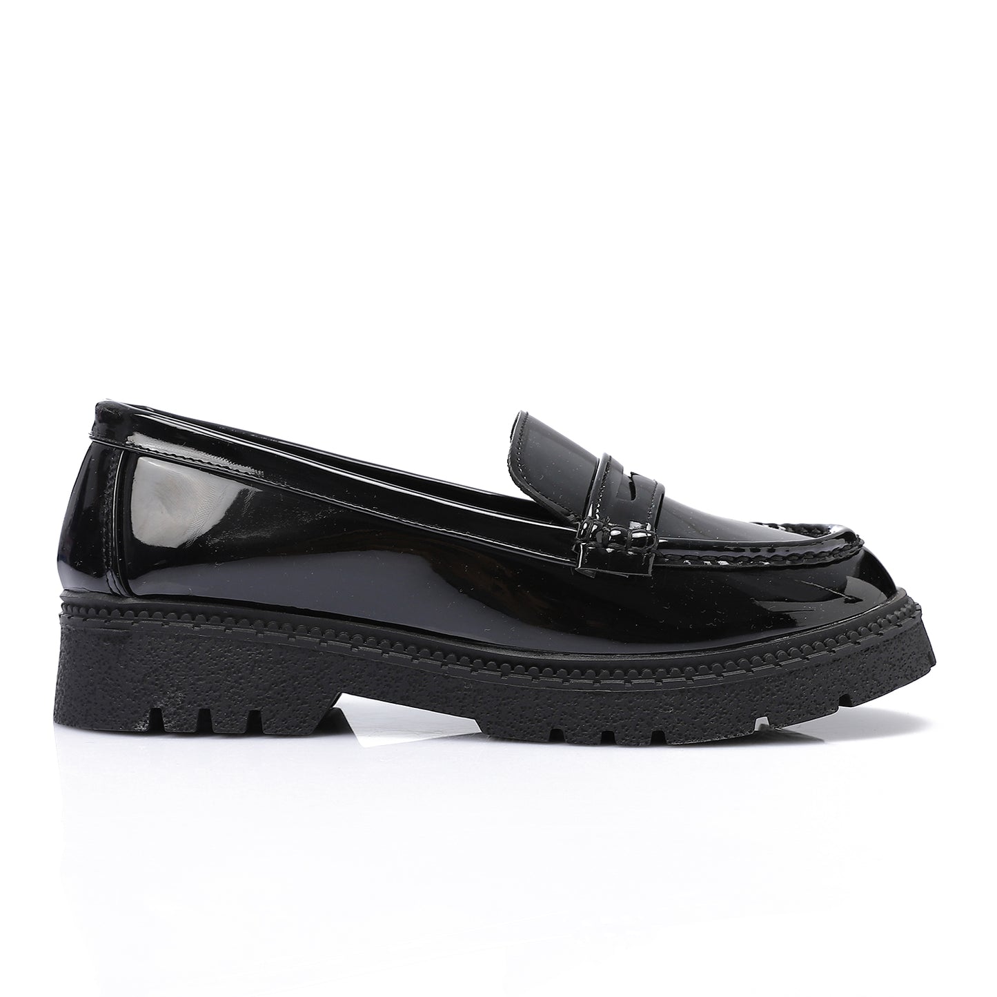 Tassel loafers in black faux leather