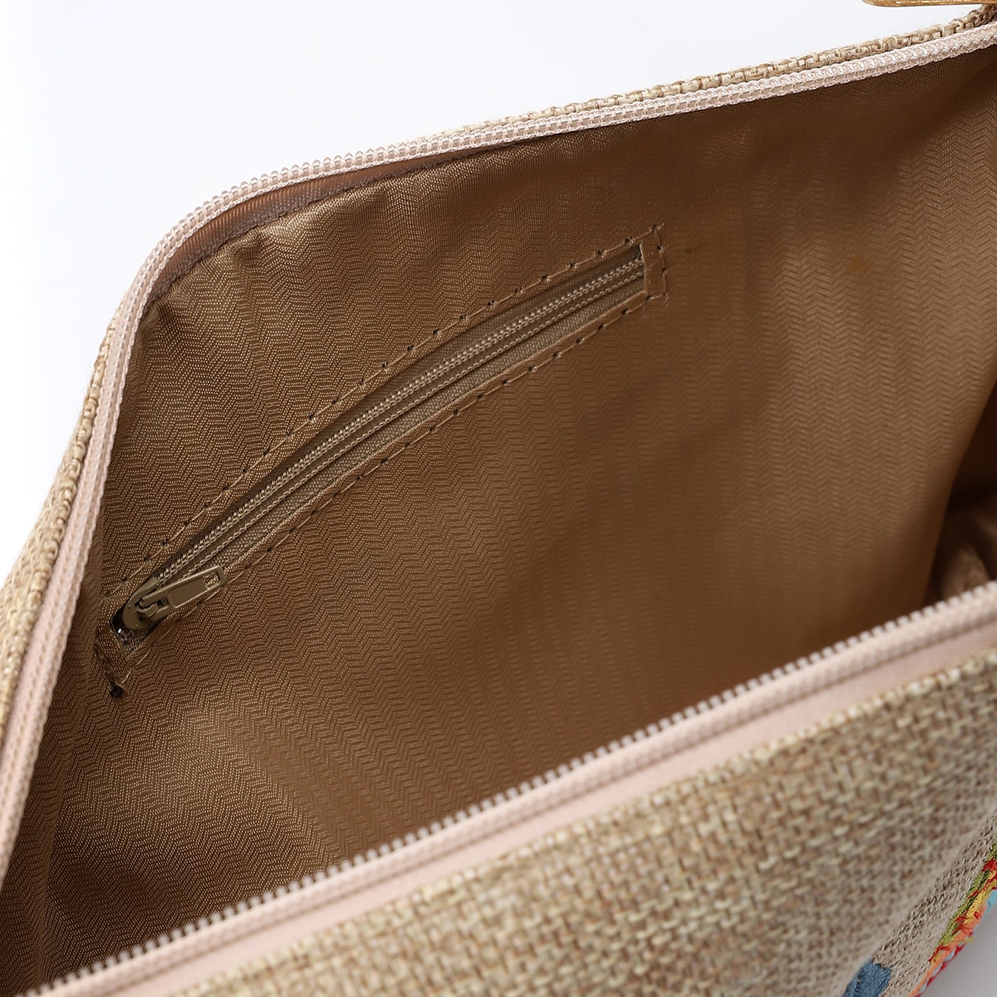CLUTCH THE FOLKLORIC WRISTLET