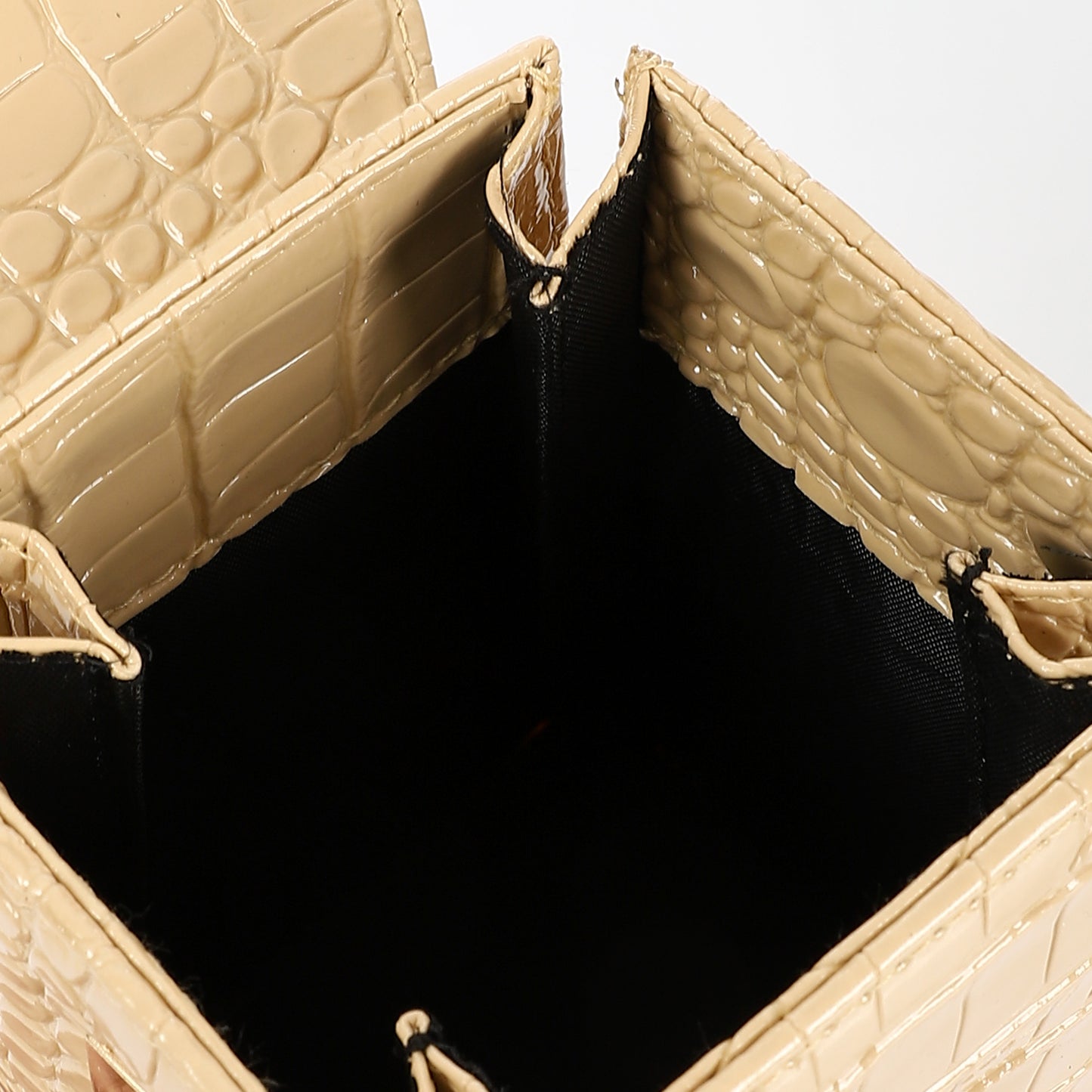 Fanar essential hand bag
