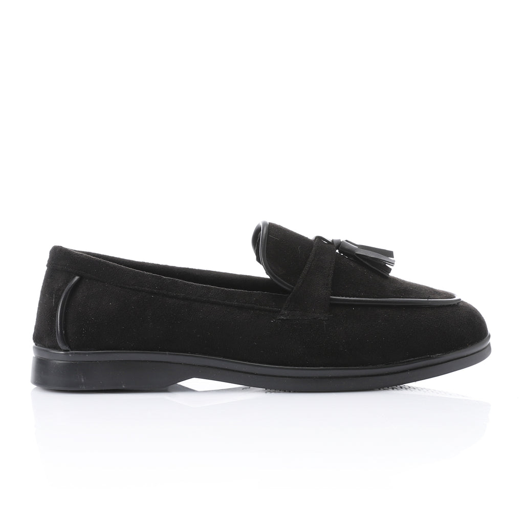 Tassel loafers in black suede leather