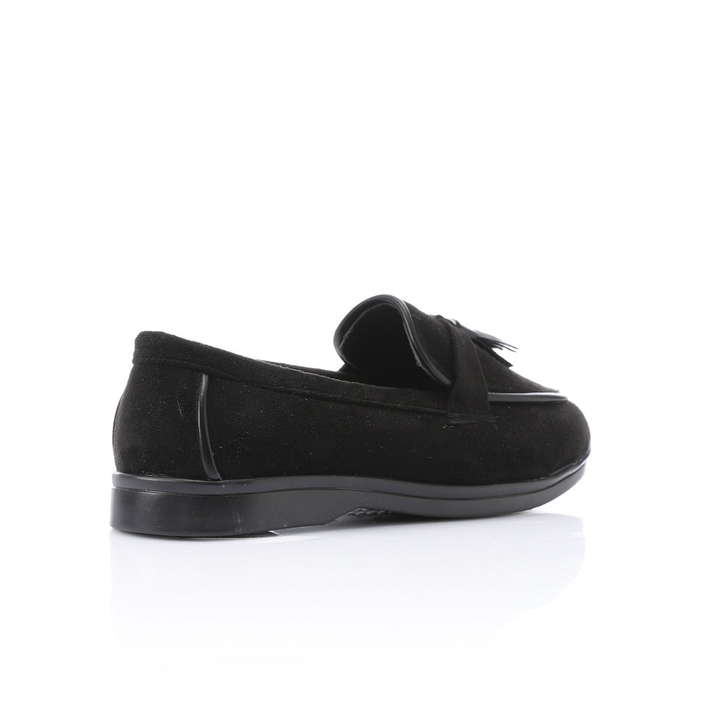 Tassel loafers in black suede leather