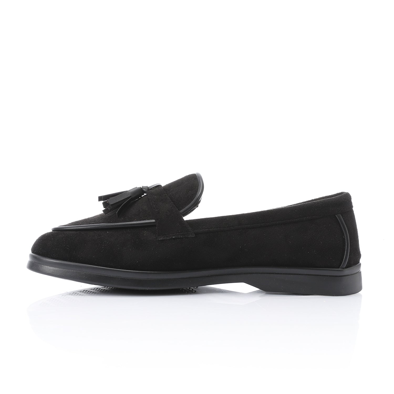 Tassel loafers in black suede leather