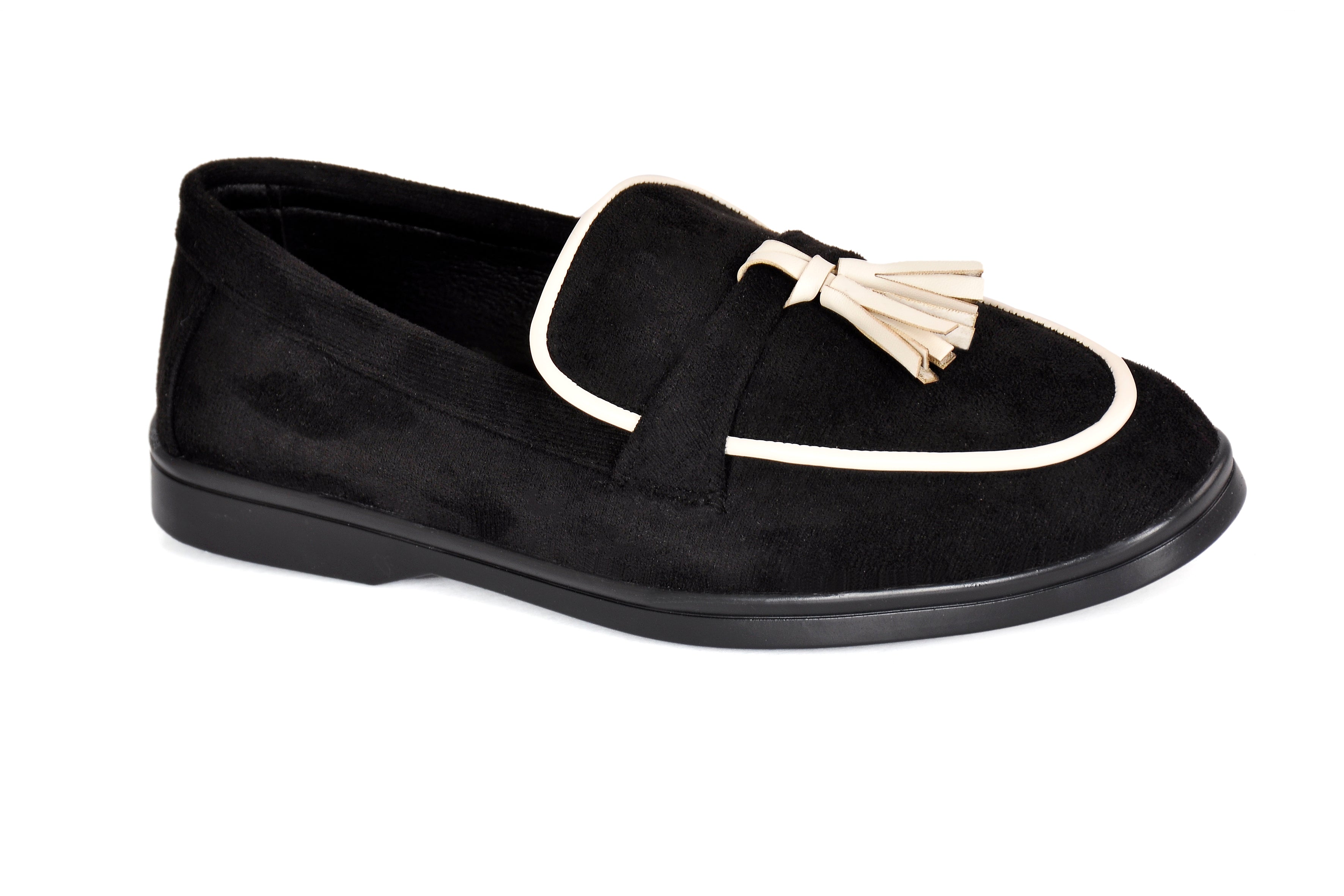 Tassel loafers in black suede leather